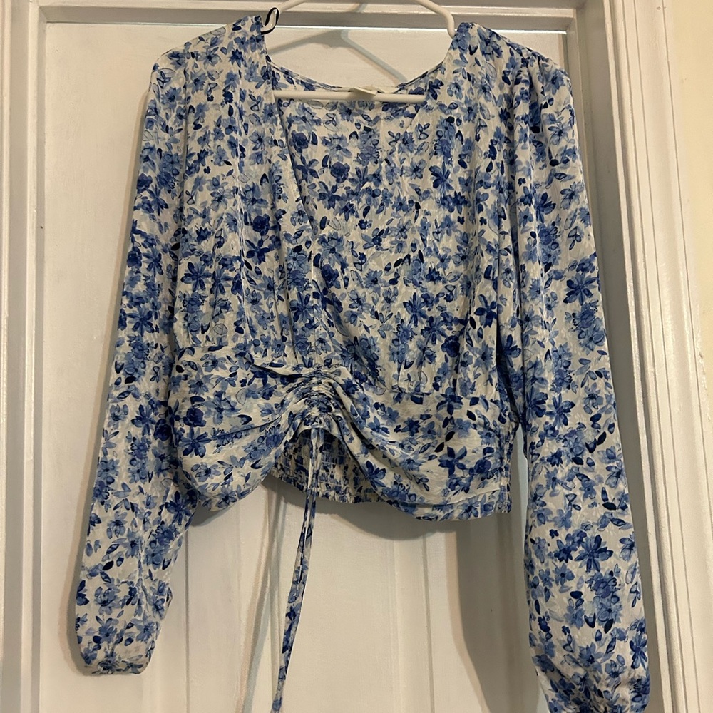 Blue floral top